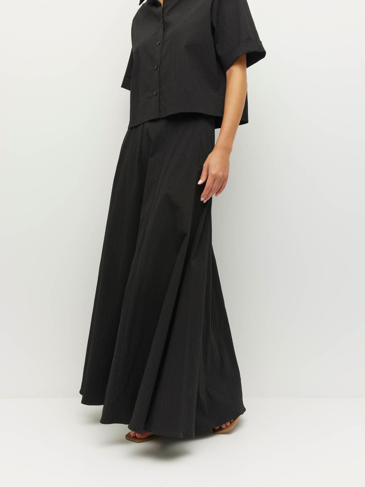 Rhodes Skirt (Thread Line Cotton) Black Linear