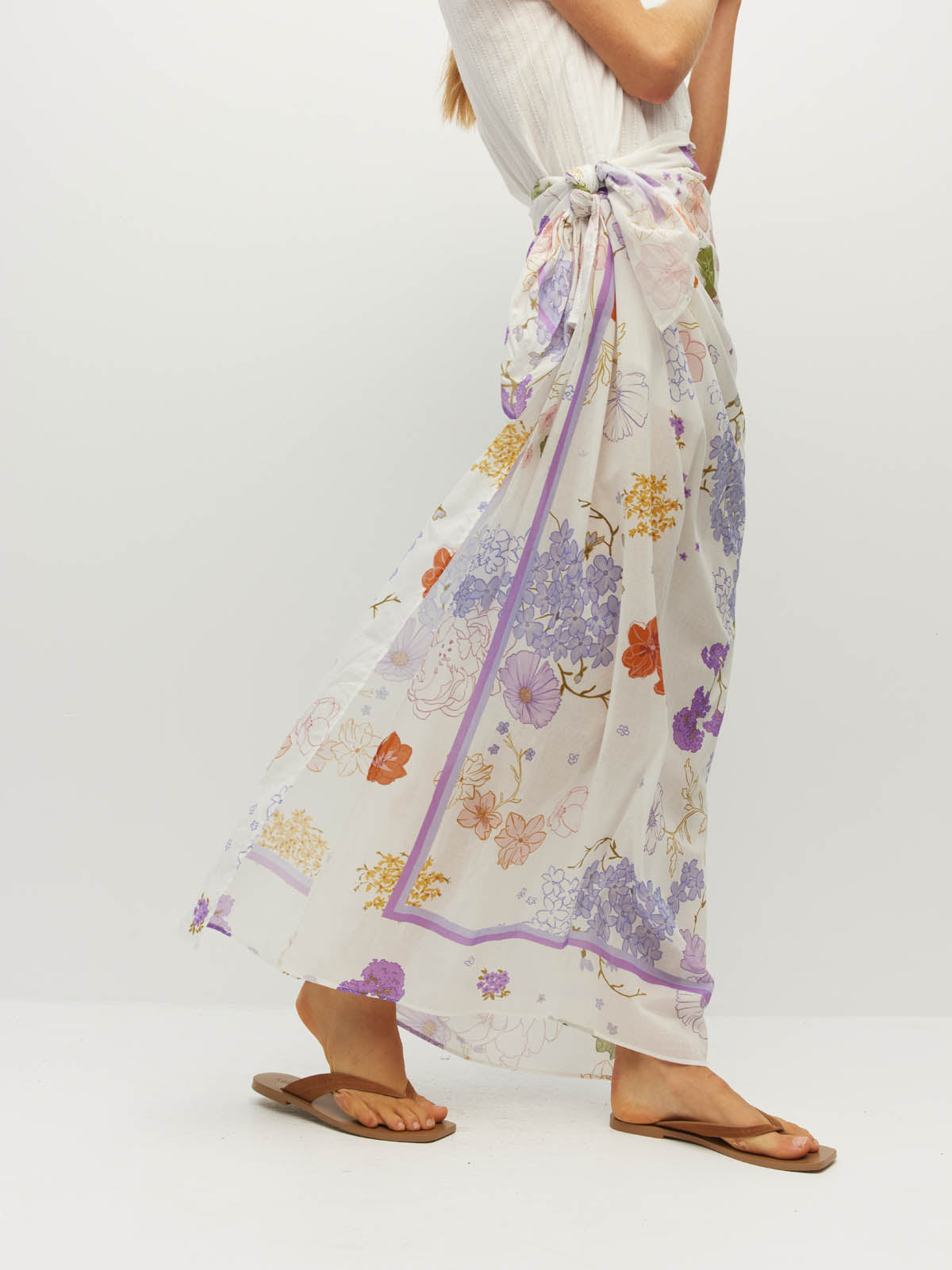 Juliette Hogan Border Sarong (Afterglow Floral Cotton) Blanc - lightweight cotton beach cover-up and sarong, 132cm x 141cm.