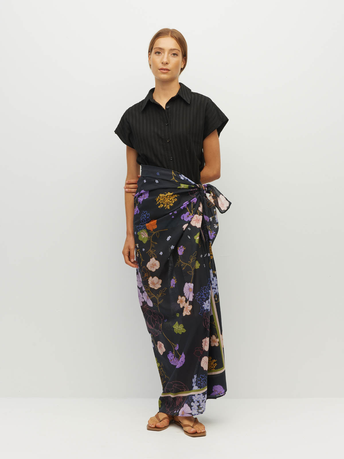 Juliette Hogan Border Sarong (Afterglow Floral Cotton) Noir - lightweight cotton beach cover-up and sarong, 132cm x 141cm.