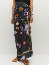 Juliette Hogan Border Sarong (Afterglow Floral Cotton) Noir - lightweight cotton beach cover-up and sarong, 132cm x 141cm.