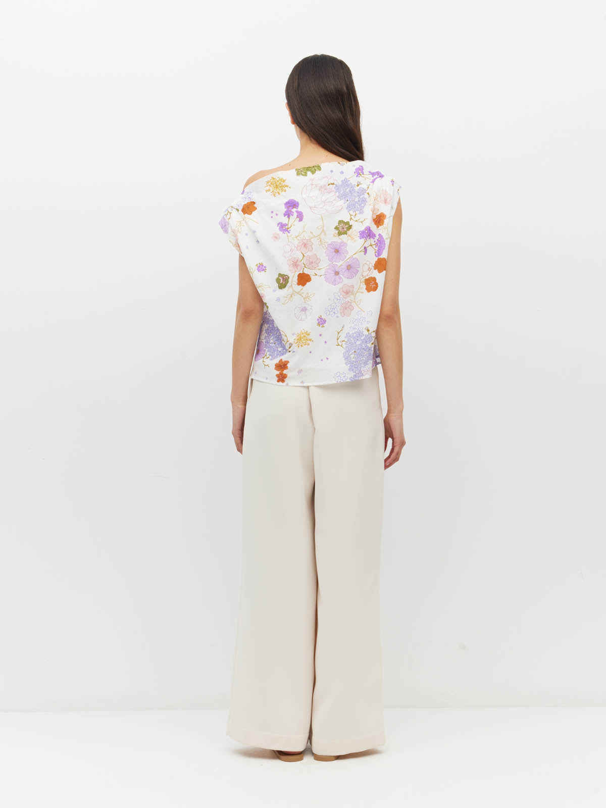 Juliette Hogan Monaco Top (Afterglow Floral Cotton) Blanc - draped, bias-cut cotton top with asymmetric off-shoulder neckline.
