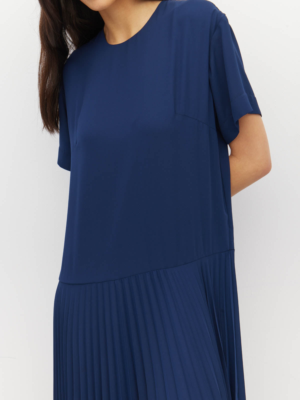 Juliette Hogan Bettina Dress (Matte Pleat) Navy - boxy T-shirt bodice dress with drop waist and sunray pleated skirt.