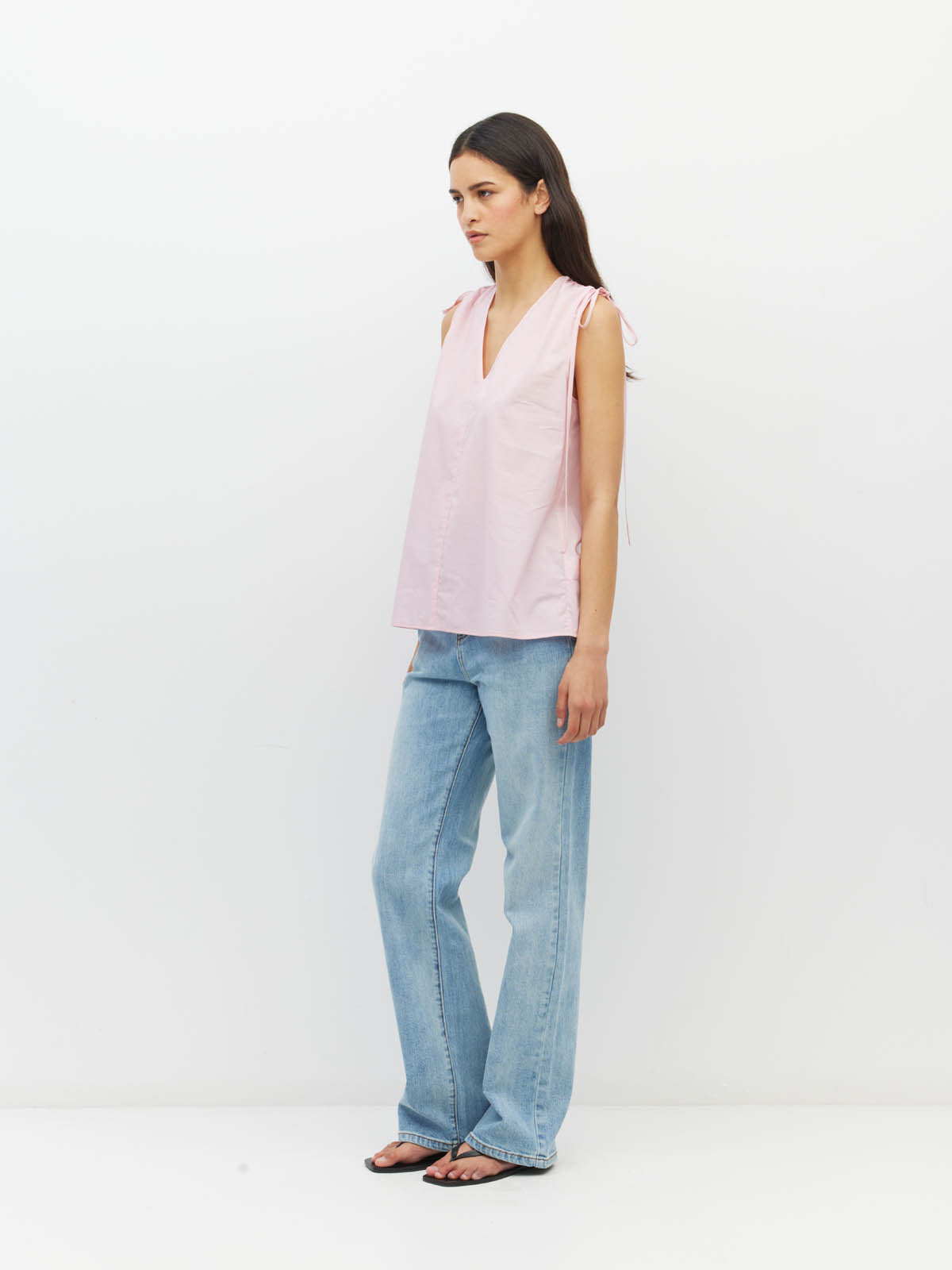 Juliette Hogan Tulia Top (Pastel Cotton) Pale Pink - reversible cotton top with adjustable V-neckline and tie shoulders, finishing at the hip.