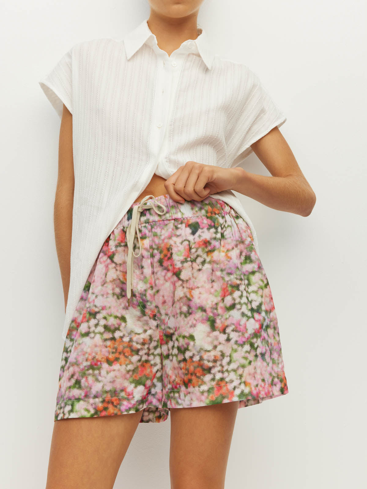 Juliette Hogan Robin Short (Peony Fields Cotton) Taffy - printed elasticated cotton shorts with drawcord waist and side seam pockets, mid-thigh length.