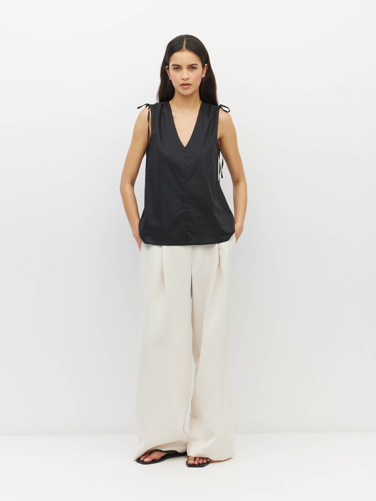 Juliette Hogan Tulia Top (Resort Cotton) Black - reversible cotton top with adjustable V-neckline and tie shoulders, self-lined, finishing at the hip.