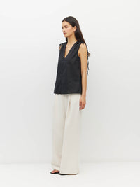 Juliette Hogan Tulia Top (Resort Cotton) Black - reversible cotton top with adjustable V-neckline and tie shoulders, self-lined, finishing at the hip.