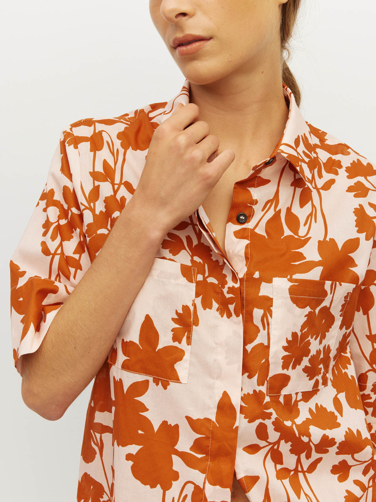 Juliette Hogan Ailsa Shirt (Shadow Floral Cotton) Clay - relaxed-fit summer cotton shirt with concealed button placket, two breast pockets, and gradual scoop hem.
