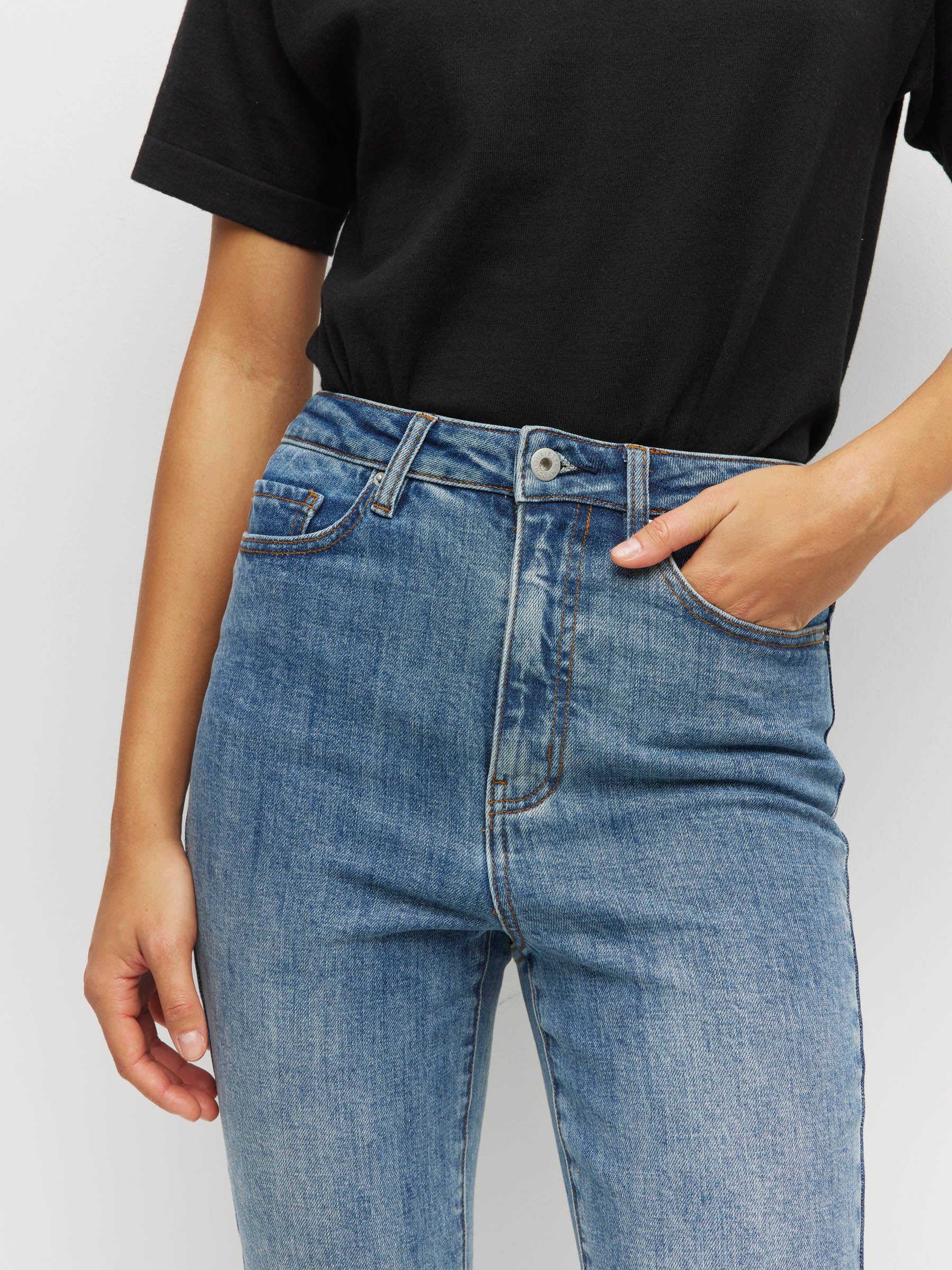 Straight Leg Jean (Denim) Vintage Blue