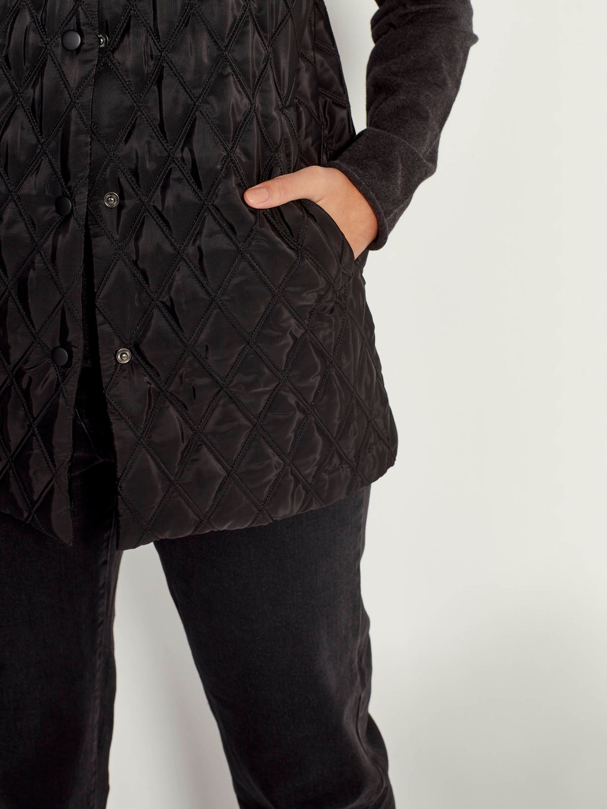 Daily Vest (Quilted Diamond) Black