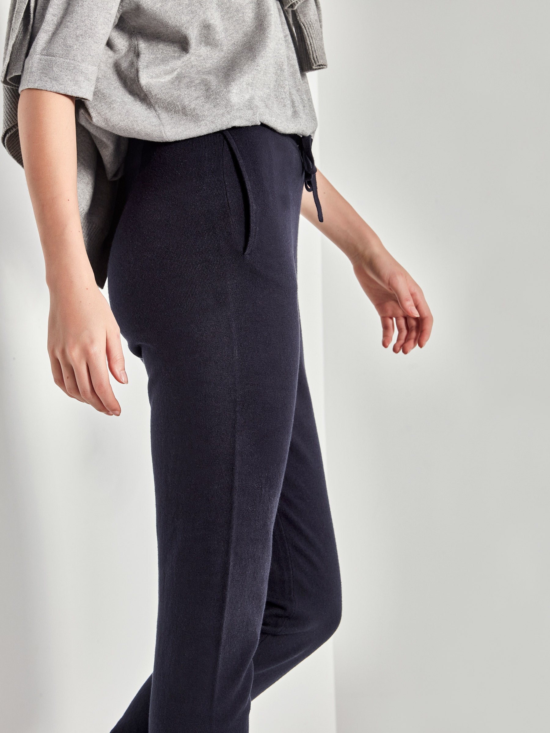 JHL Slim Trackpant (Cotton Cashmere) Navy – Juliette Hogan