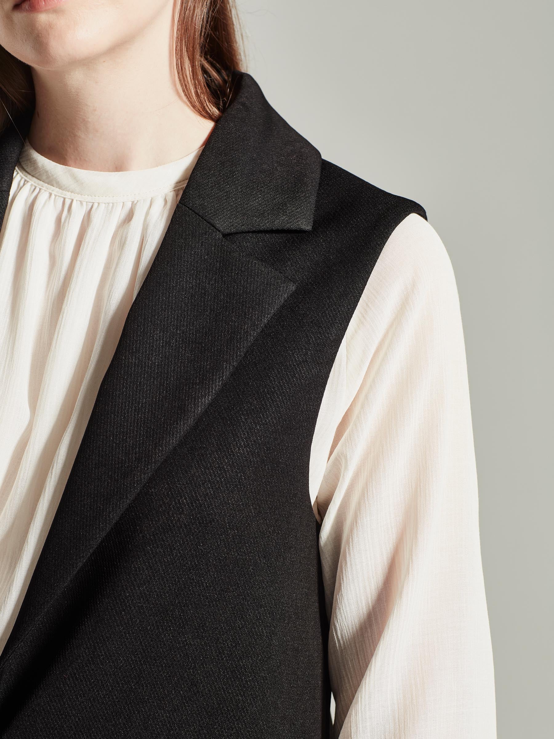 Vest tech hotsell